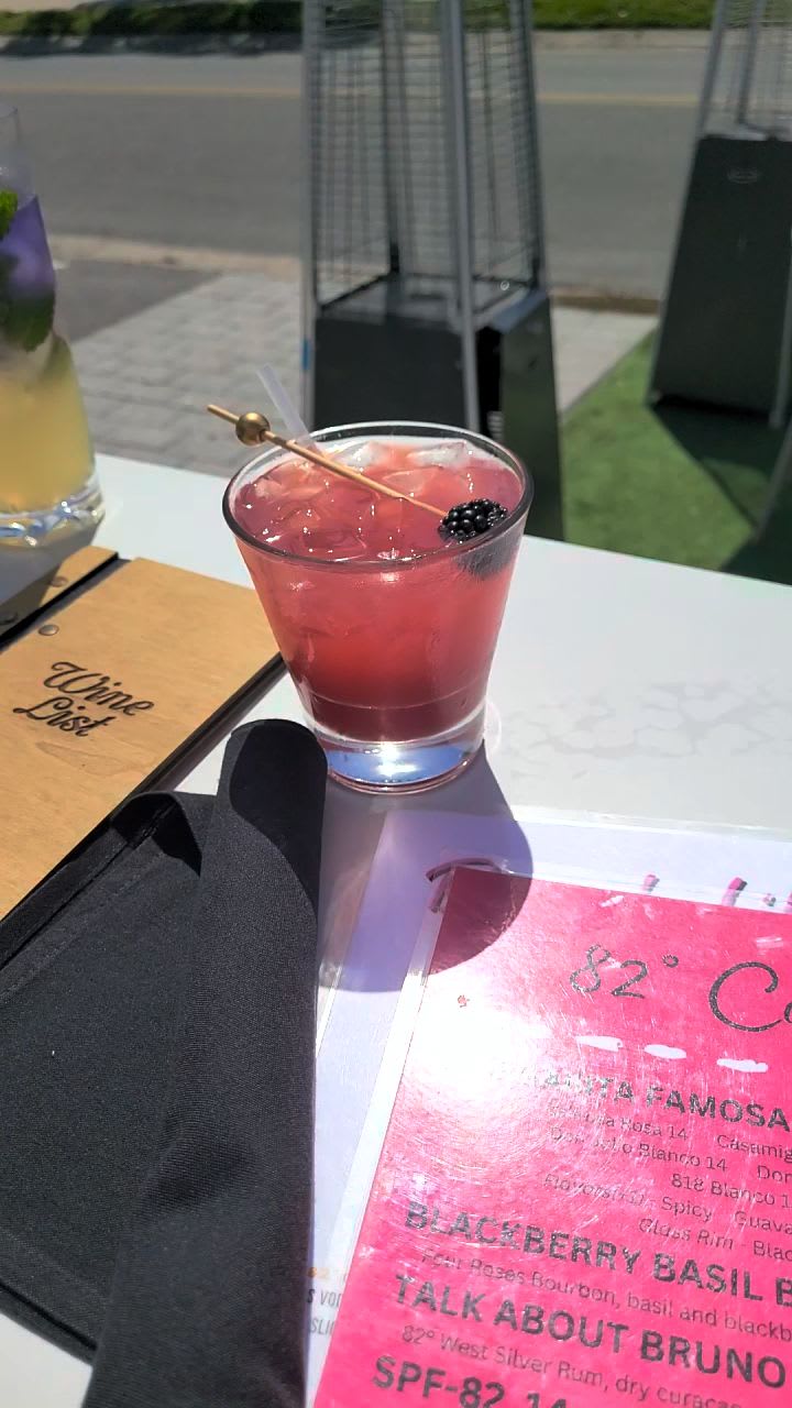 82 Degrees Bar - Grill – photo 2